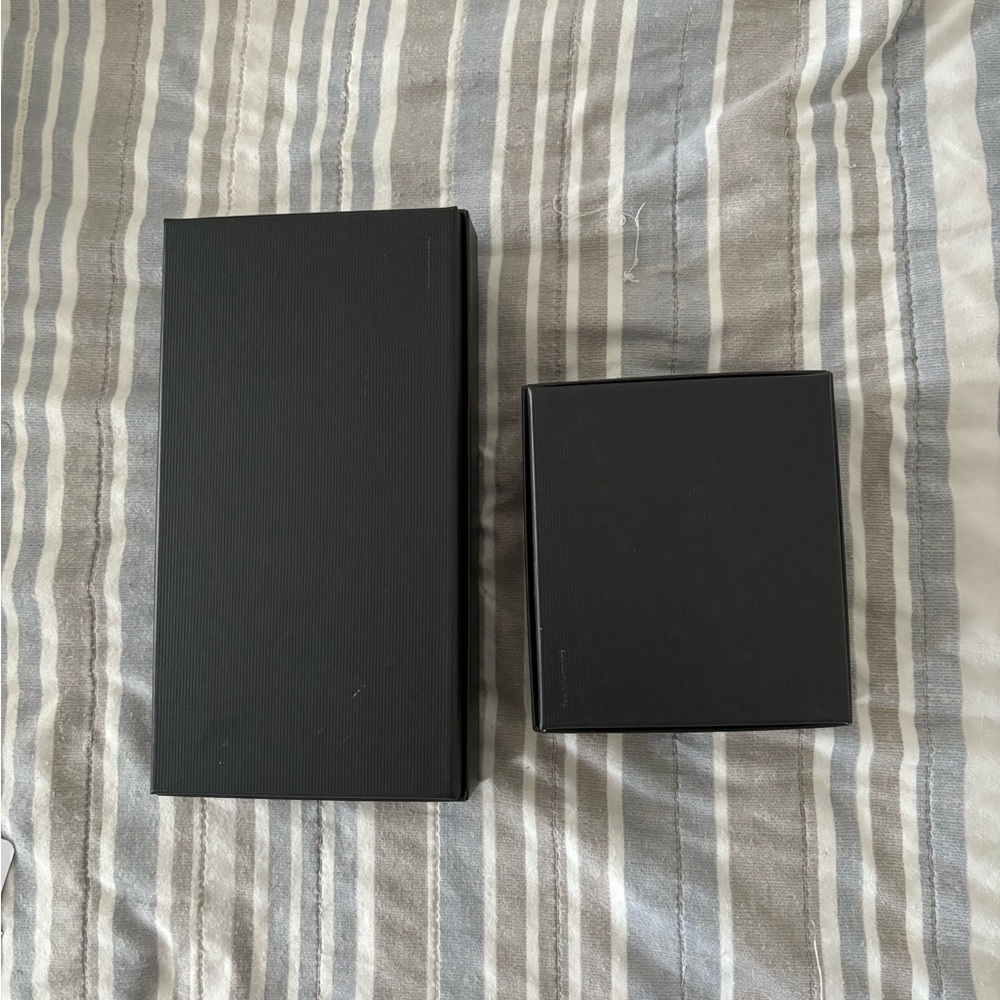 Authentic small Gucci boxes with dust bags - Picture 2 of 5